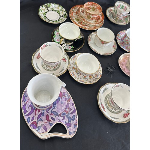 134 - Selection of vintage assorted cups and saucers to include ' Royal Albert', ' Paragon' ,' Aynsley' et... 