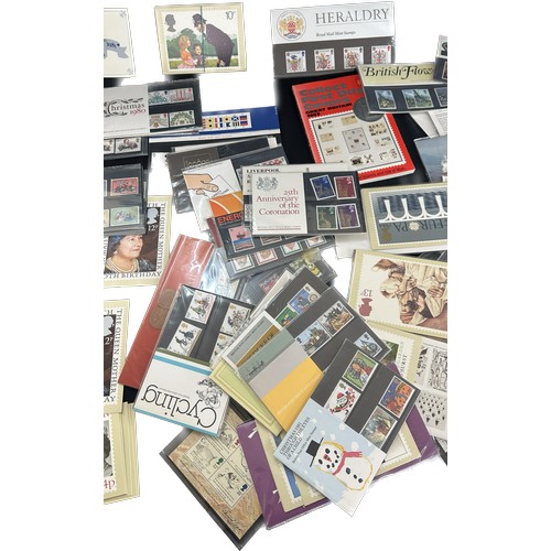 25 - Selection of vintage assorted first day covers