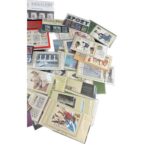 25 - Selection of vintage assorted first day covers