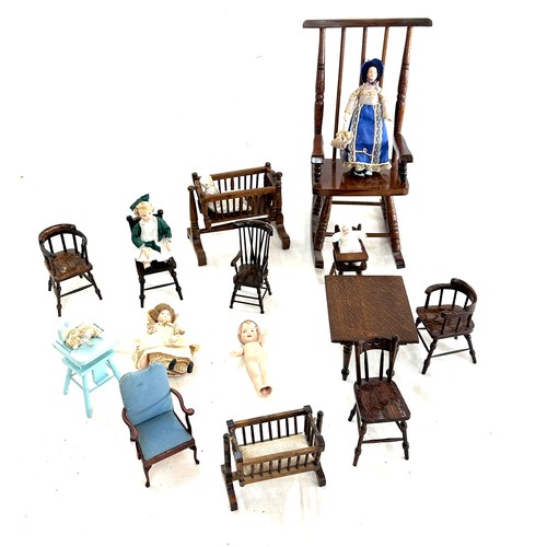 84 - Selection of vintage wooden dolls house furniture