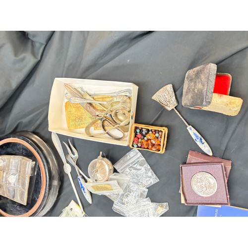 110 - Large selection of collectables includes Tankers, desk clock etc