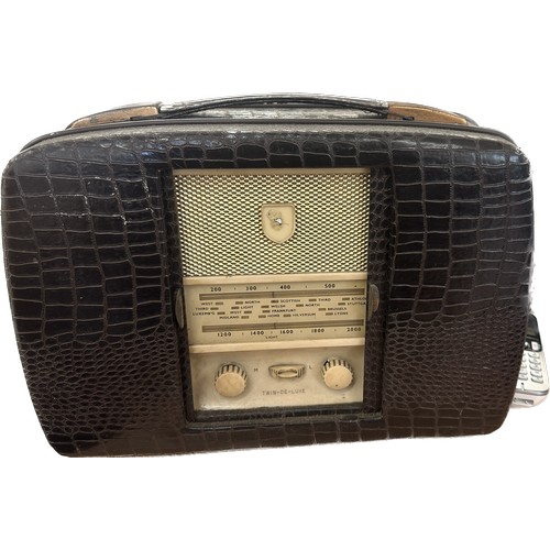 210 - Vintage twin de luxe radio, untested