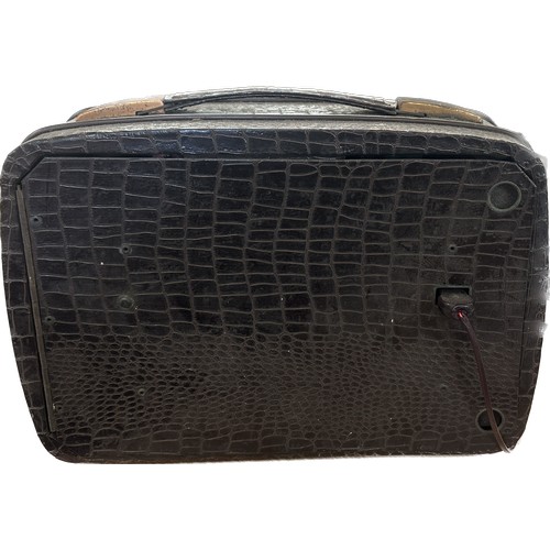 210 - Vintage twin de luxe radio, untested