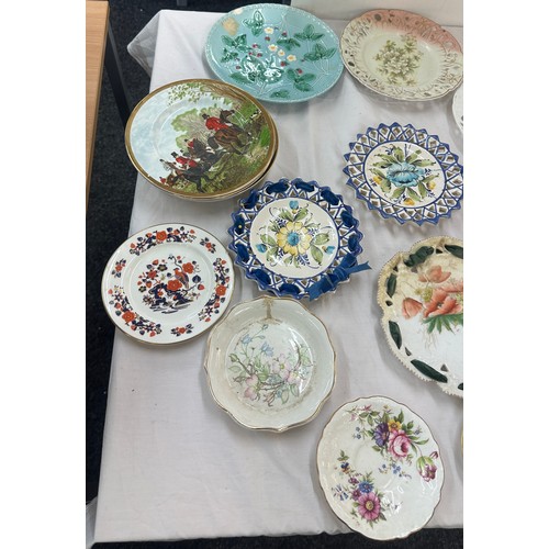 212 - Selection of vintage collectors plates to include Franklin Mint etc