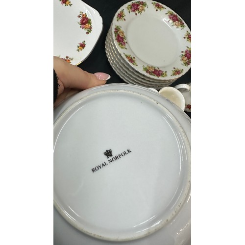 164 - Selection of vintage bone china to include plates, cups, cruet set etc