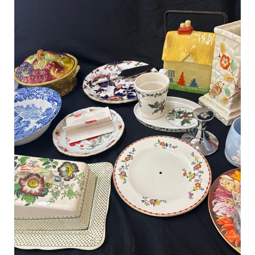 192 - Selection of collectable pottery to include Aynsley, Grafton etc