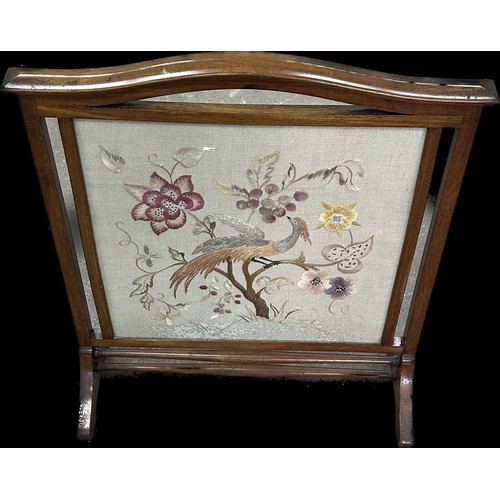 247 - Vintage mahogany framed fire screen with tapestry insert measures approximately 31 inches tall x 26 ... 