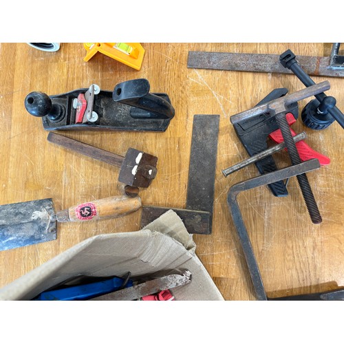 157 - Selection of vintage and later tools includes planer etc