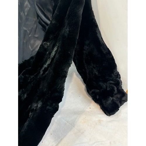 230 - Chapel of Paris ladies Fur coat, small repair needed