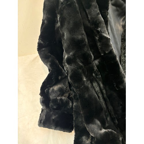 230 - Chapel of Paris ladies Fur coat, small repair needed