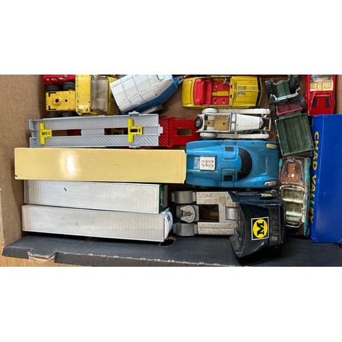 114 - Selection of vintage die cast cars