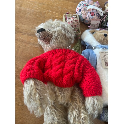 106 - Selection of vintage and later teddies incudes SAMMIE etc