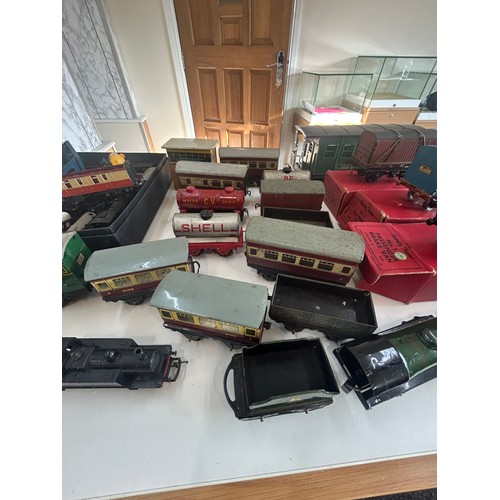 115 - Selection of vintage and later railway models