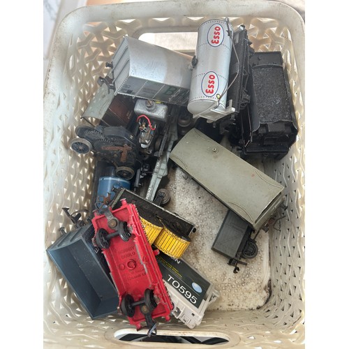 115 - Selection of vintage and later railway models