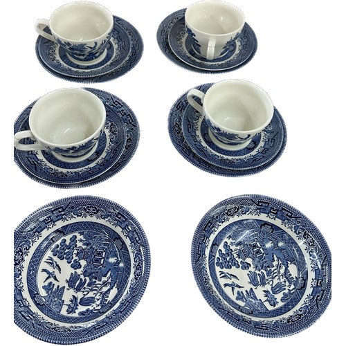 116 - Selection of vintage blue and white pottery items to include cups and saucers, plates etc