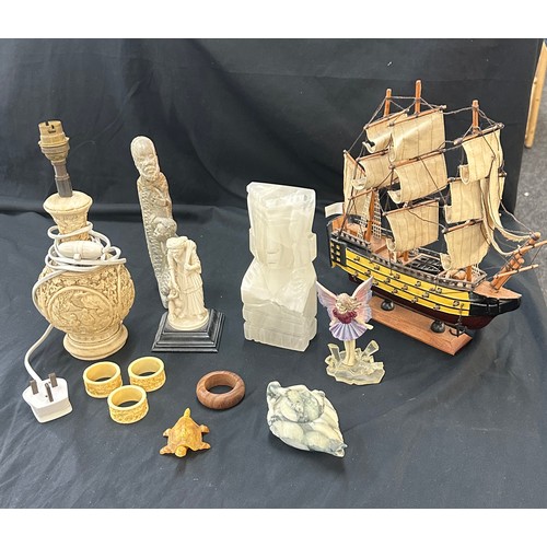 175 - Selection of vintage alabaster, onyx and marble items