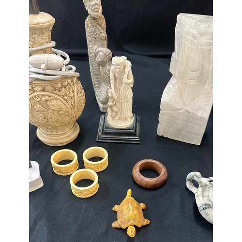 175 - Selection of vintage alabaster, onyx and marble items