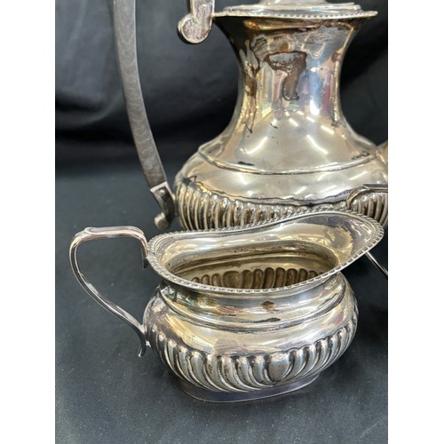 300 - Sterling silver three piece Viners Ltd -Edward Viner tea service, E.V, Sheffield silver, total weigh... 