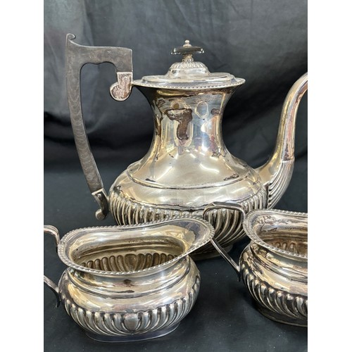 300 - Sterling silver three piece Viners Ltd -Edward Viner tea service, E.V, Sheffield silver, total weigh... 