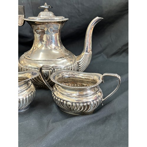300 - Sterling silver three piece Viners Ltd -Edward Viner tea service, E.V, Sheffield silver, total weigh... 