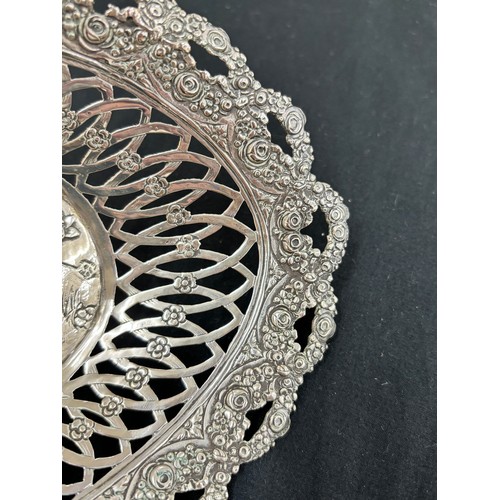 318 - Vintage silver Germany Style bon bon dish total weight 130grams