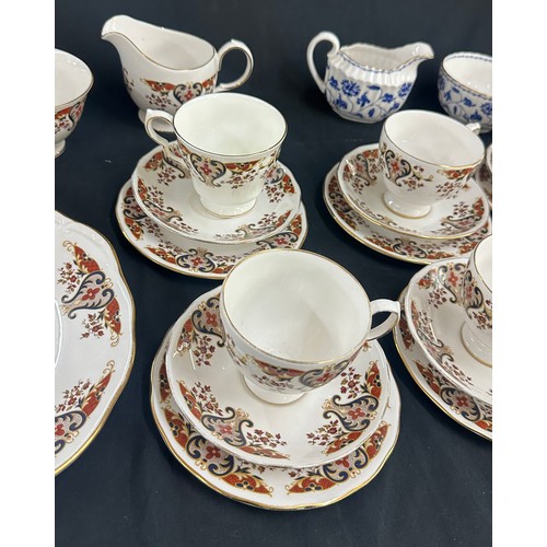 136 - Vintage Colcough tea set to include 6 cups and saucers, tea pot, sugar bowl and milk jug, along with... 