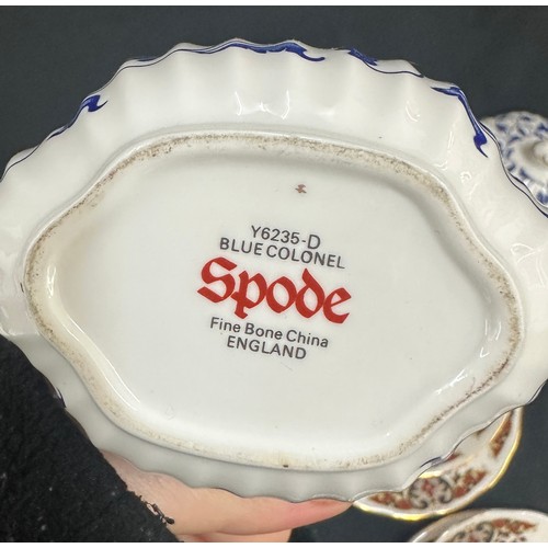 136 - Vintage Colcough tea set to include 6 cups and saucers, tea pot, sugar bowl and milk jug, along with... 