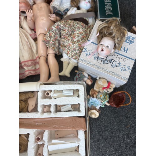 181 - Large quantity of vintage dolls