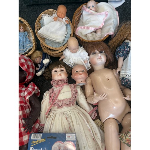 181 - Large quantity of vintage dolls