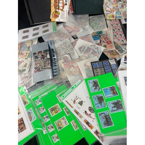 207 - Large stamp collection, many high values, mostly British commonwealth, includes worldwide. Display c... 