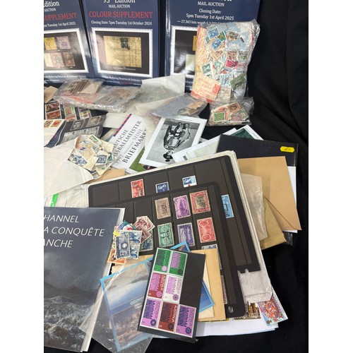 207 - Large stamp collection, many high values, mostly British commonwealth, includes worldwide. Display c... 