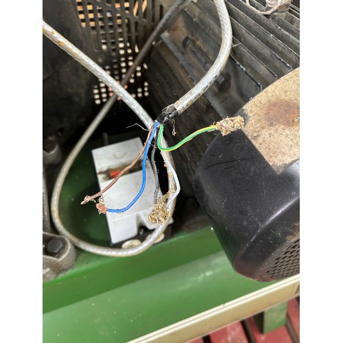 328 - Azenda B30-250 compressor