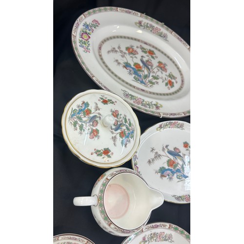 133 - Selection of vintage Wedgwood Kutani Crane pattern items to include meat plates, gravy jug, dishes e... 