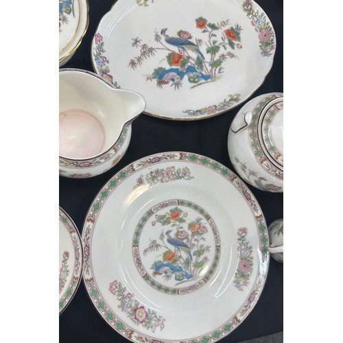 133 - Selection of vintage Wedgwood Kutani Crane pattern items to include meat plates, gravy jug, dishes e... 