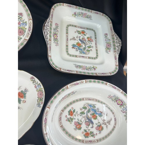 133 - Selection of vintage Wedgwood Kutani Crane pattern items to include meat plates, gravy jug, dishes e... 