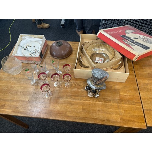 134 - Selection of miscellaneous to include sherry glasses, Royal Doulton porcelain items, etc