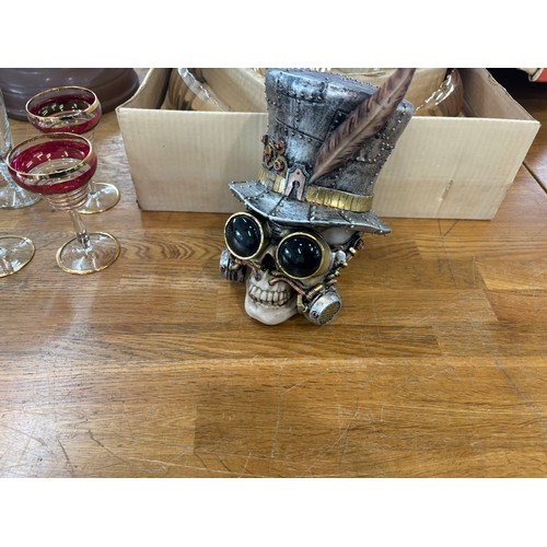 134 - Selection of miscellaneous to include sherry glasses, Royal Doulton porcelain items, etc