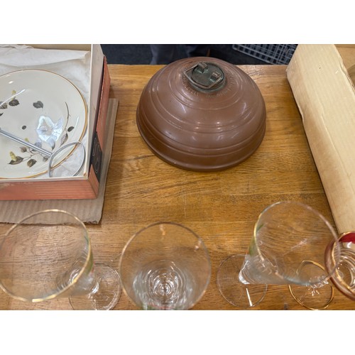 134 - Selection of miscellaneous to include sherry glasses, Royal Doulton porcelain items, etc