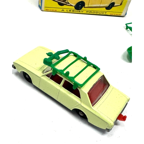 359 - Matchbox 45 Lesney Ford Corsair & Boat vehicle is looks in original condition