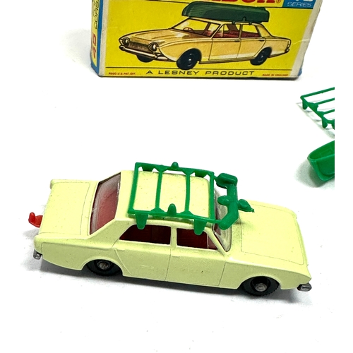 359 - Matchbox 45 Lesney Ford Corsair & Boat vehicle is looks in original condition