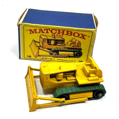 360 - Matchbox Series Lesney No 18 Caterpillar Bulldozer Yellow Original Box good condition