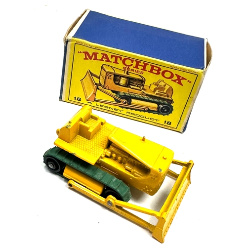 360 - Matchbox Series Lesney No 18 Caterpillar Bulldozer Yellow Original Box good condition