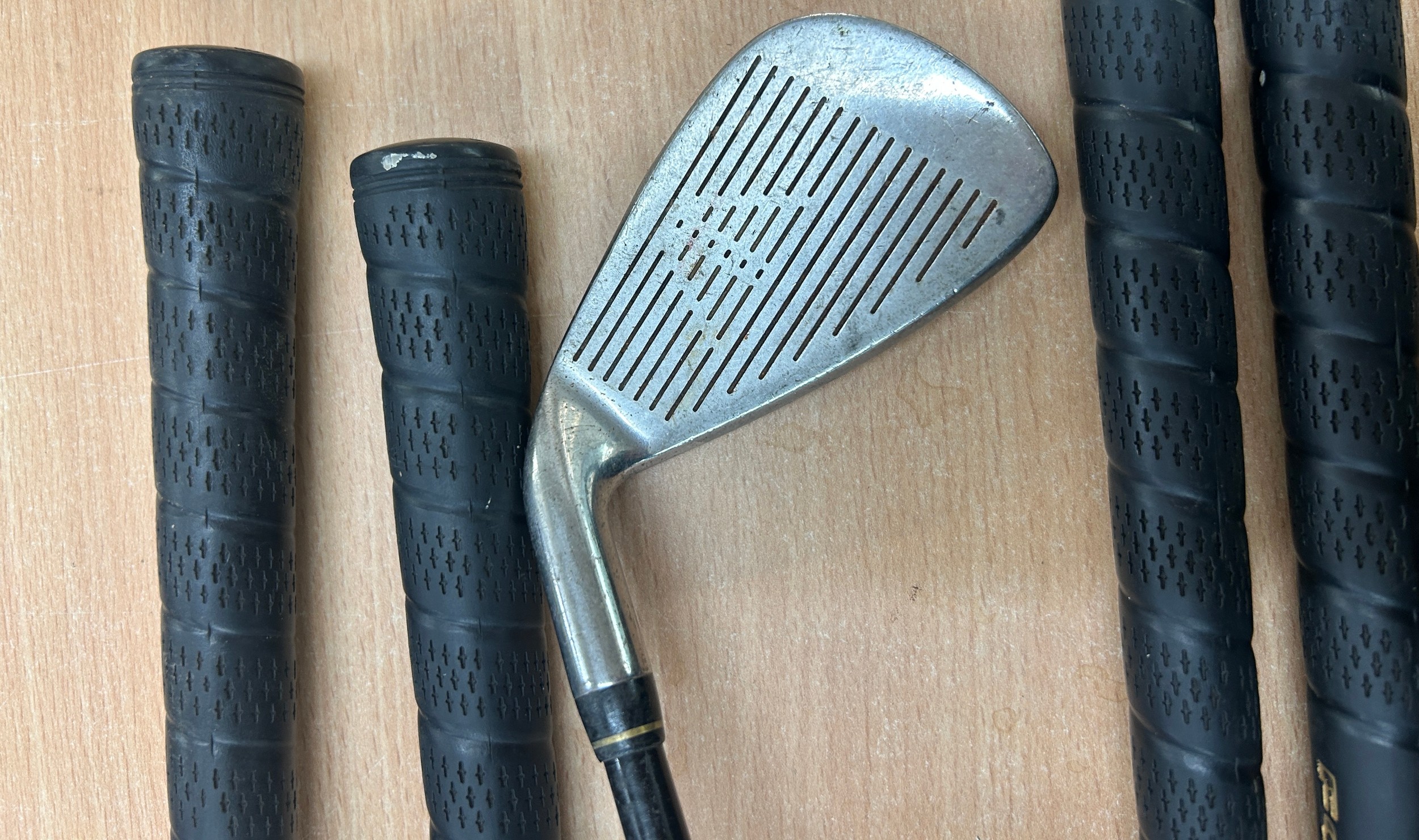 Selection of 7 golf clubs ' Fazer Regular Ripcord', ' Progen Over size'.
