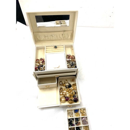 Lot 32        