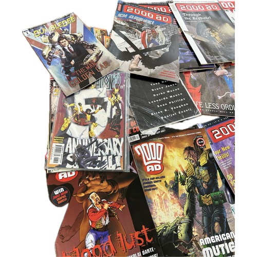93 - Selection of collector magazines to include 2000 AD etc