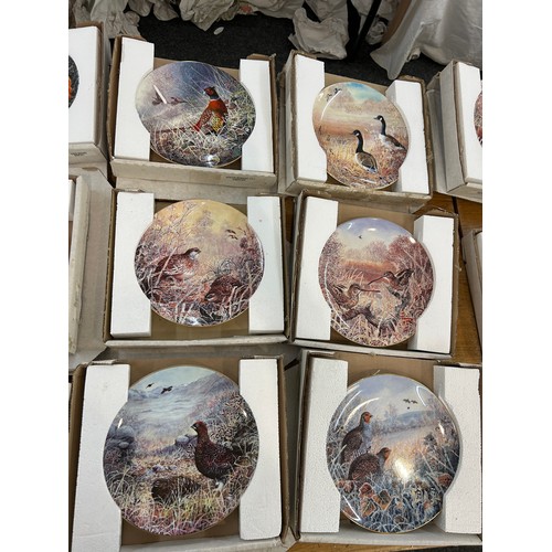 131 - Selection of Wedgwood Game Birds of Britain collectors plates and Wedgwood Fragile Paradise collecto... 