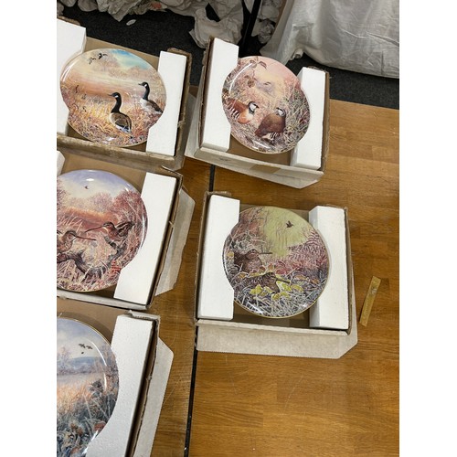 131 - Selection of Wedgwood Game Birds of Britain collectors plates and Wedgwood Fragile Paradise collecto... 