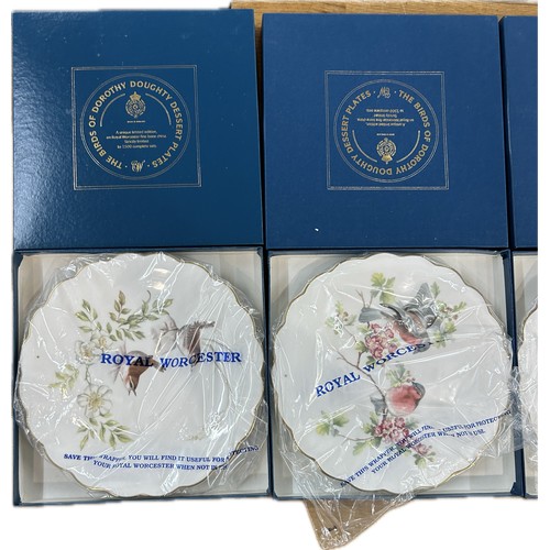 95 - Five original boxed Royal Worcester The Birds of Dorothy Doughty desert plates