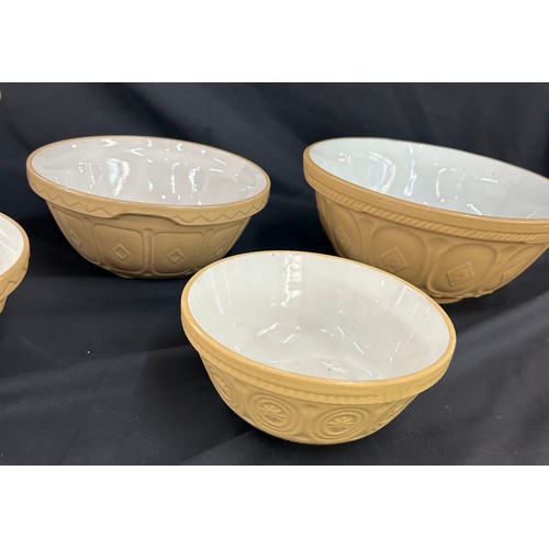 121 - Selection of vintage ceramic graduated mixing bowls