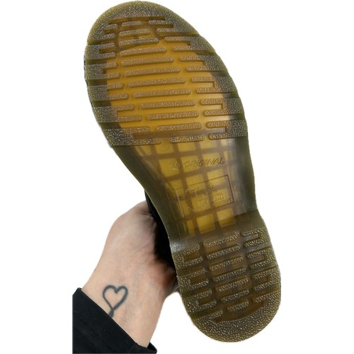 99 - Pair of brand new in original box Dr Martens smoother leather Oxford shoes size 8, with a brand new ... 